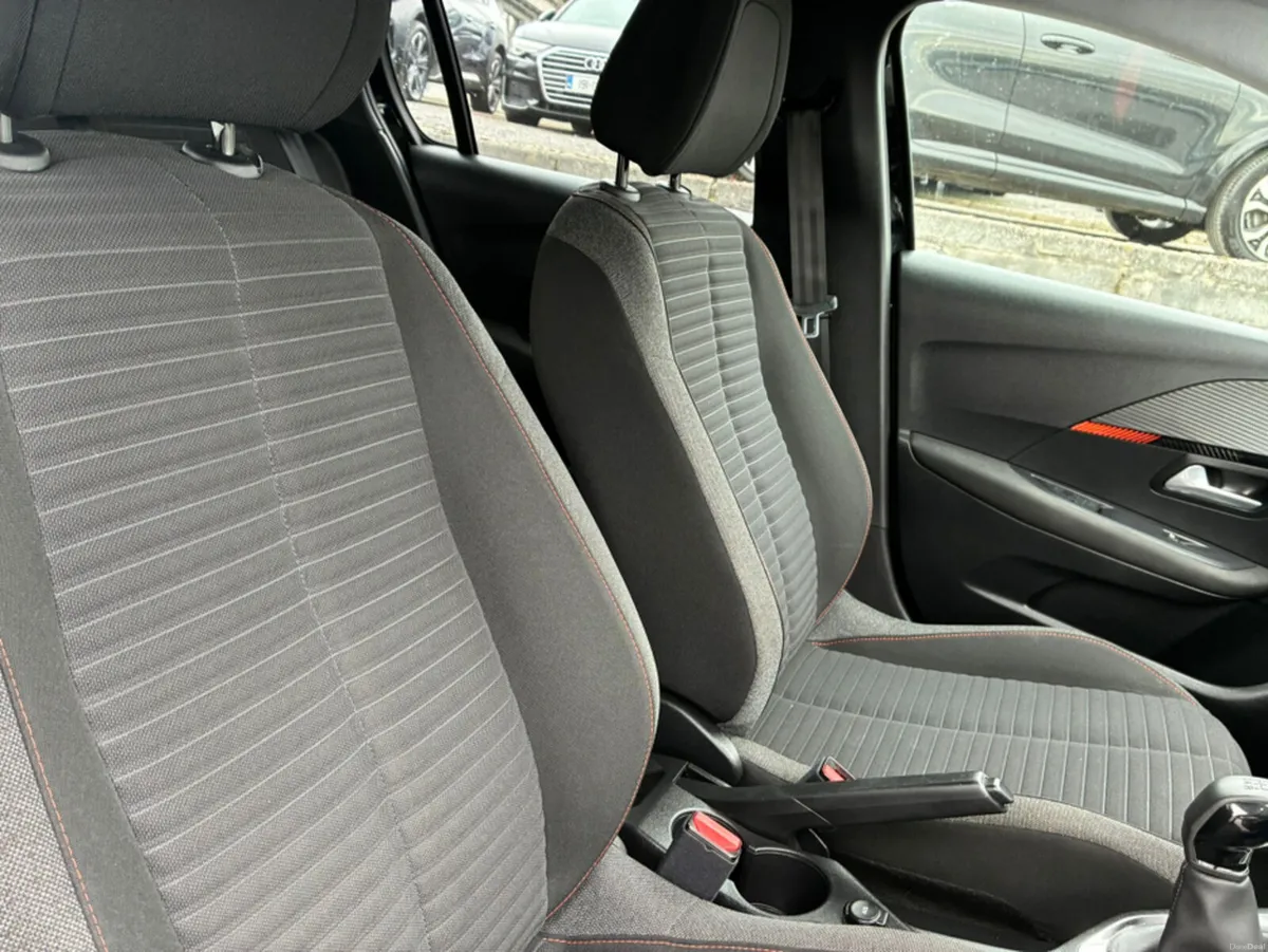 Peugeot 208 ACTIVE 1.2 - Image 5