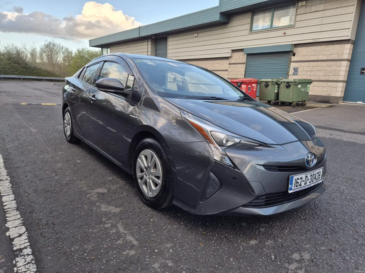 TOYOTA PRIUS / 2016 / 1.8 PETROL HYBRID / AUTO - Image 3