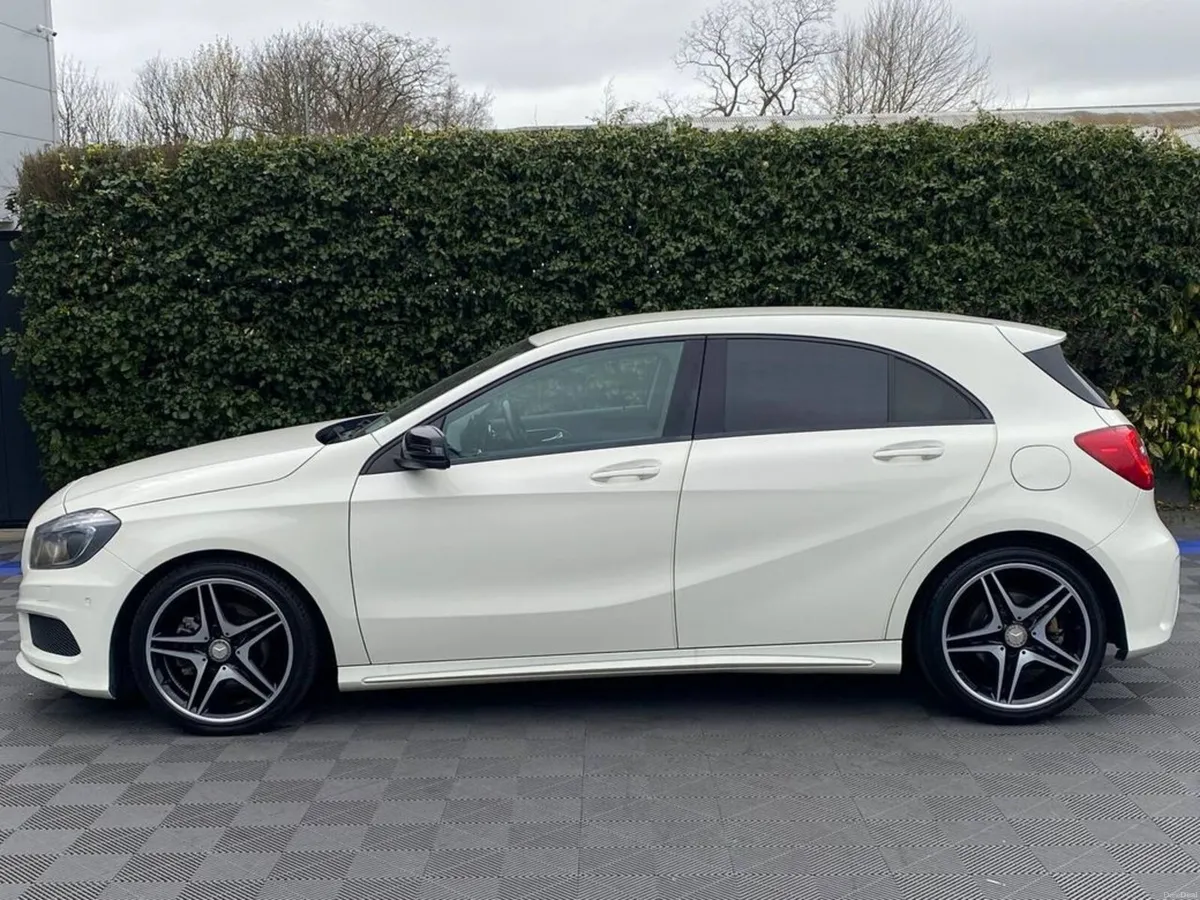 Mercedes-Benz A-Class A180 AMG-LINE 1.6 // 18" DIA - Image 3