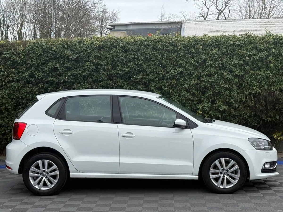 Volkswagen Polo COMFORTLINE 1.2 TSI // LOW MILEAGE - Image 2