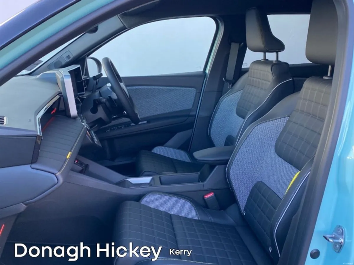 Renault 4 Iconic 52kwh 150hp - Image 4