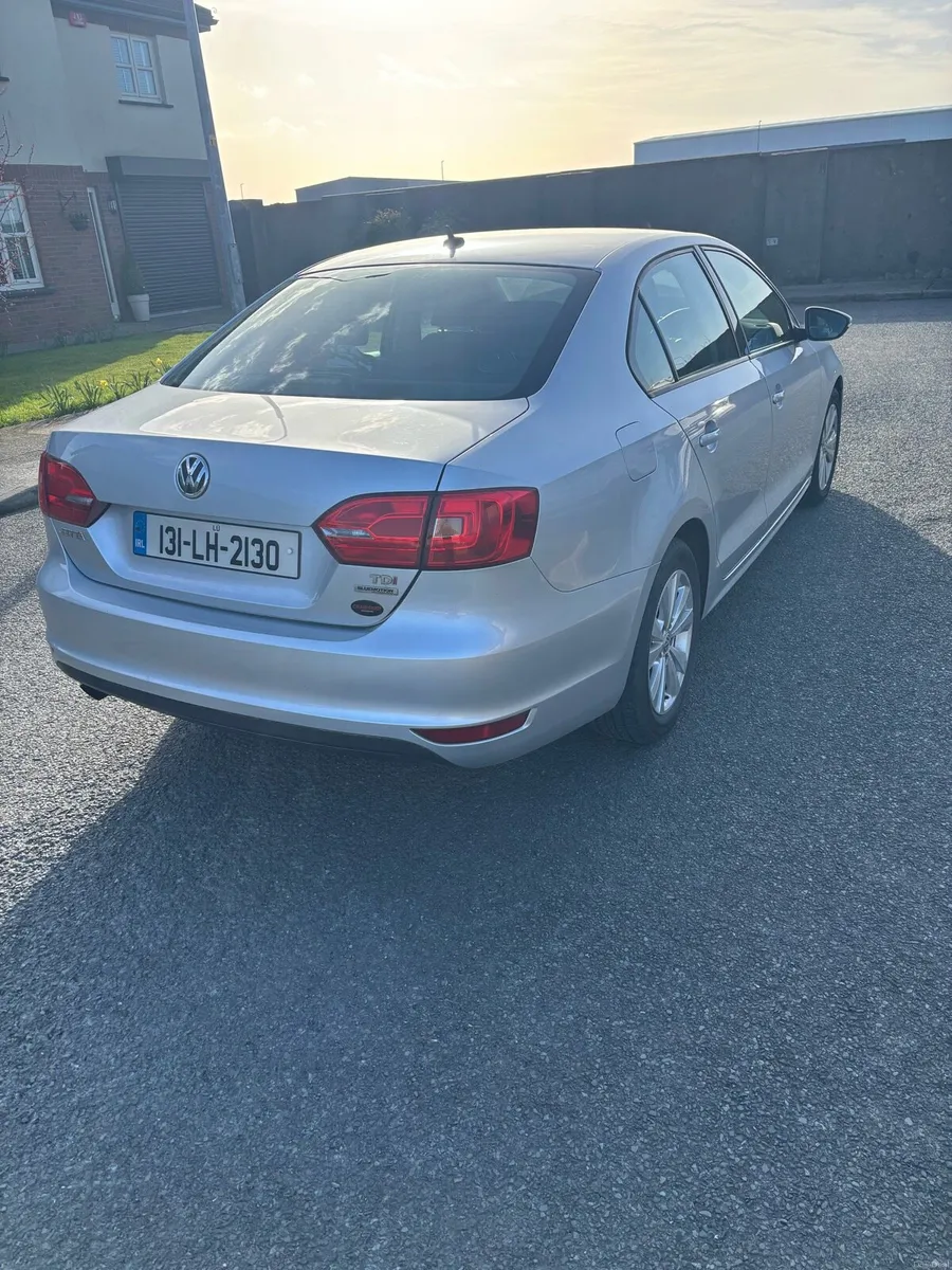 Volkswagen Jetta - Image 2