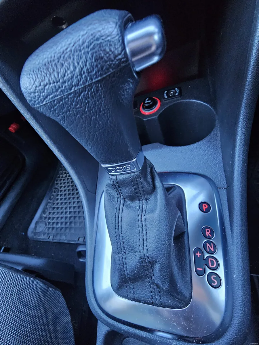 Volkswagen Polo 2010 automatic low miles €4990 - Image 4