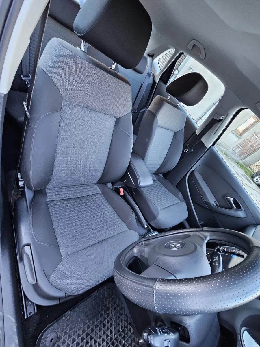 Volkswagen Polo 2010 automatic low miles €4990 - Image 3