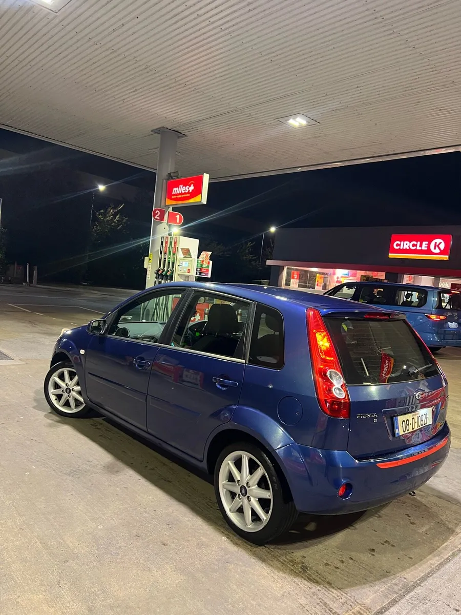 Ford fiesta - Image 2