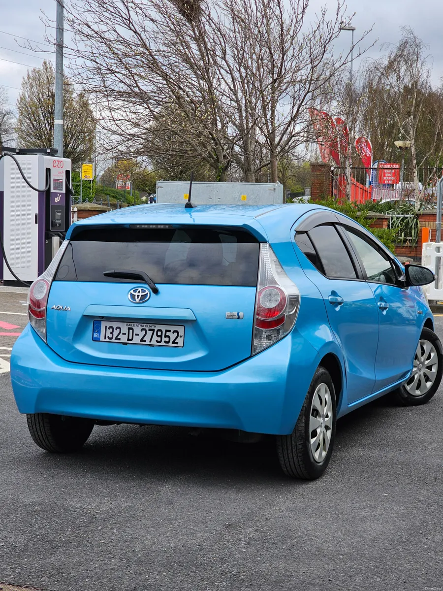 Toyota Aqua 2013 - Image 2