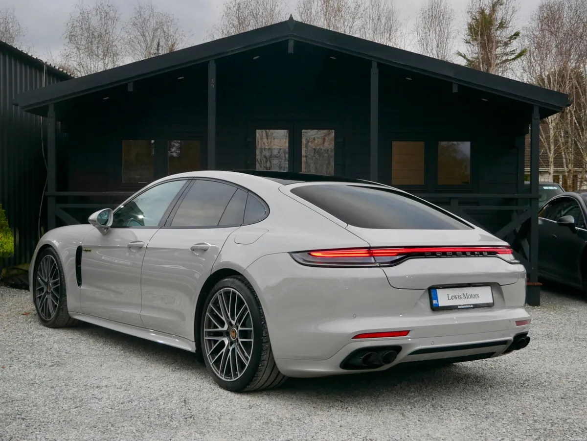 2023 Porsche Panamera E-Hybrid - Image 4