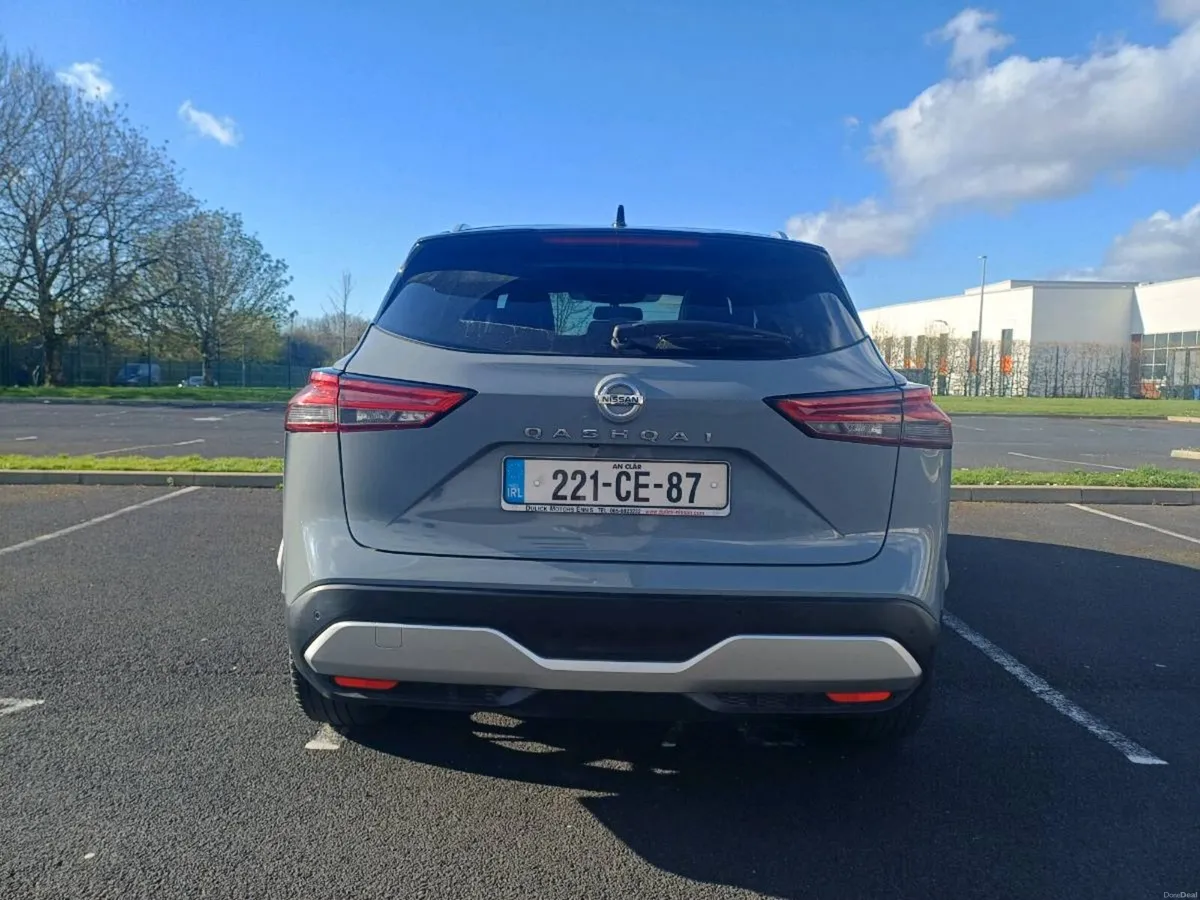 Nissan Qashqai SVE 1.3 Petrol 2 Tone - Image 3