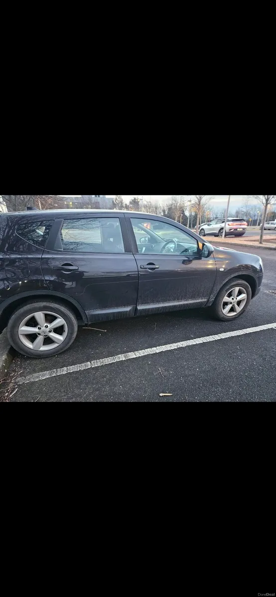 Nissan Qashai Black - Image 2