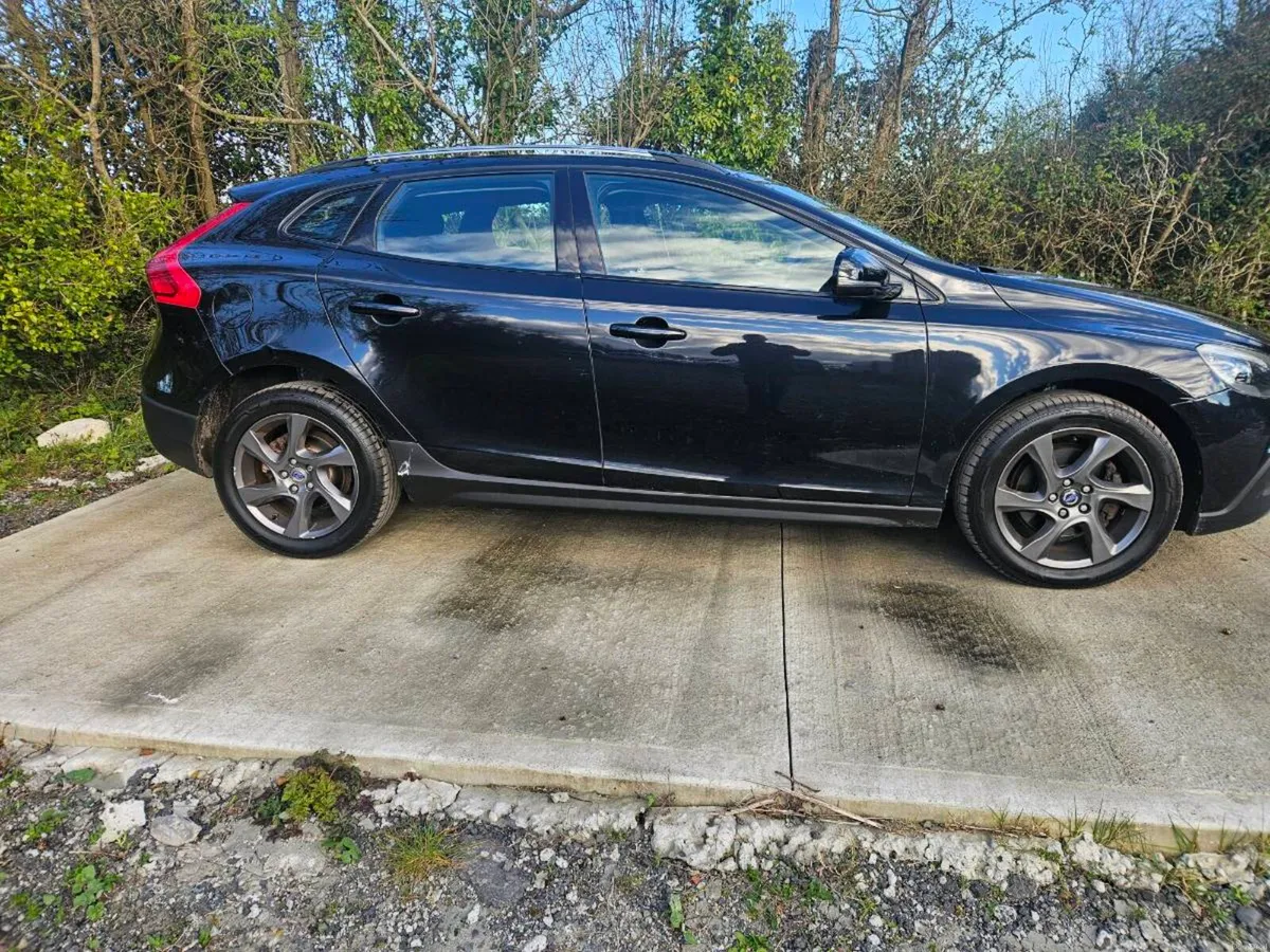 2015 volvo v40 cross country - Image 2