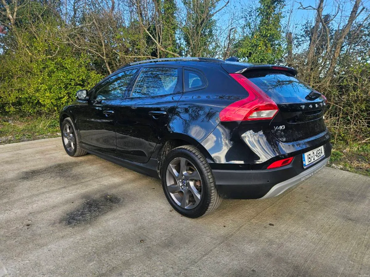 2015 volvo v40 cross country - Image 4