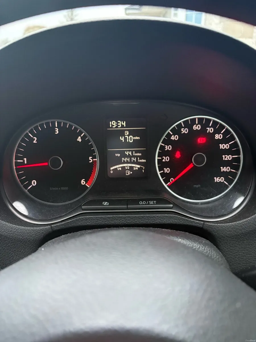 2010 Volkswagen Polo - Image 2