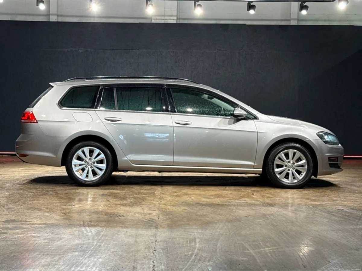 Volkswagen Golf TSI COMFORT LINE ESTATE - FACTORY - Image 3