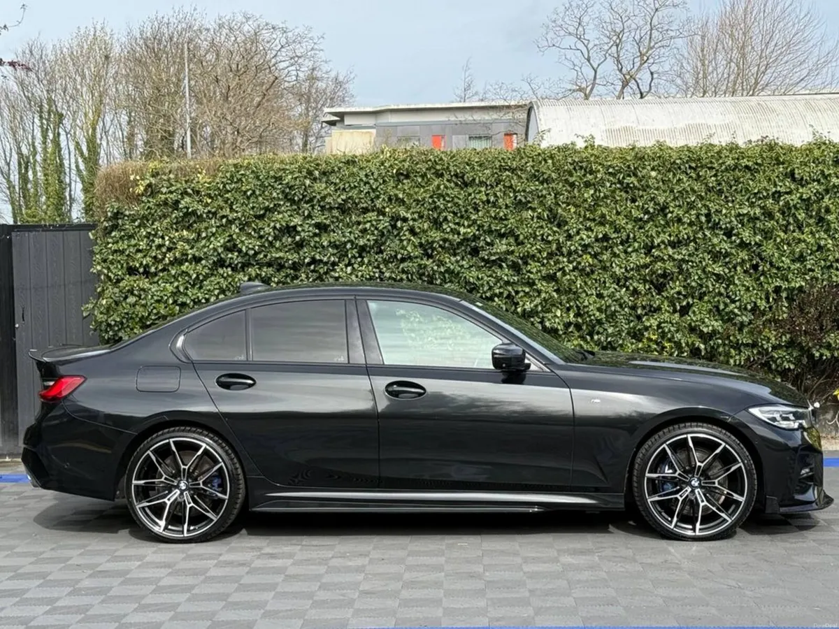 BMW 3-Series 330e M-SPORT COMPETITION 2.0 HYBRID / - Image 2