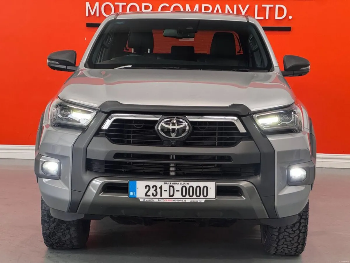 Toyota Hilux INVINCIBLE X 4WD D-4D DCB - Image 3