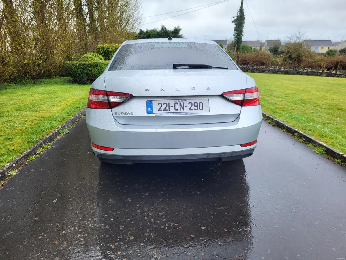 2022  Skoda Superb  2.0L DSG . AMBITION - Image 4