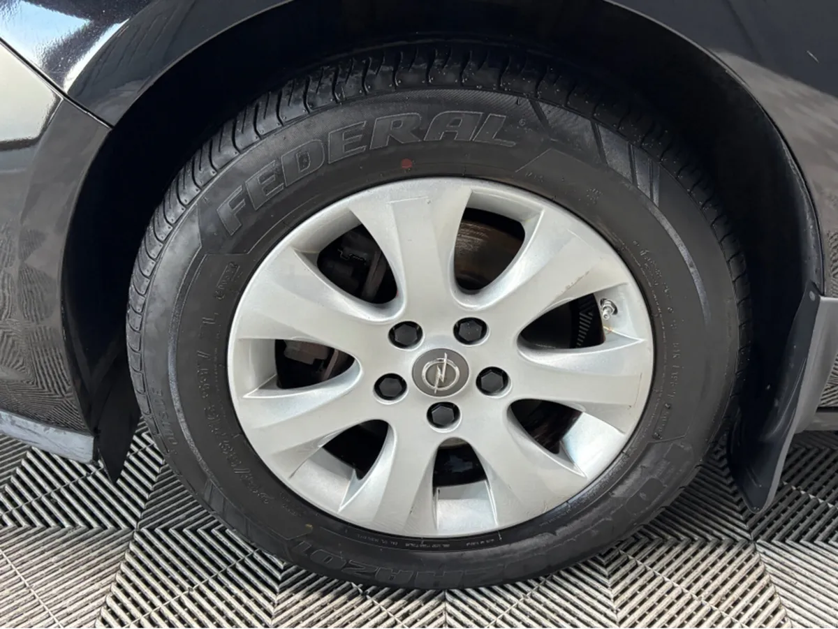 Opel Astra NOTCHBACK SALOON 1.6 CDTI 110PS 4DR - Image 2