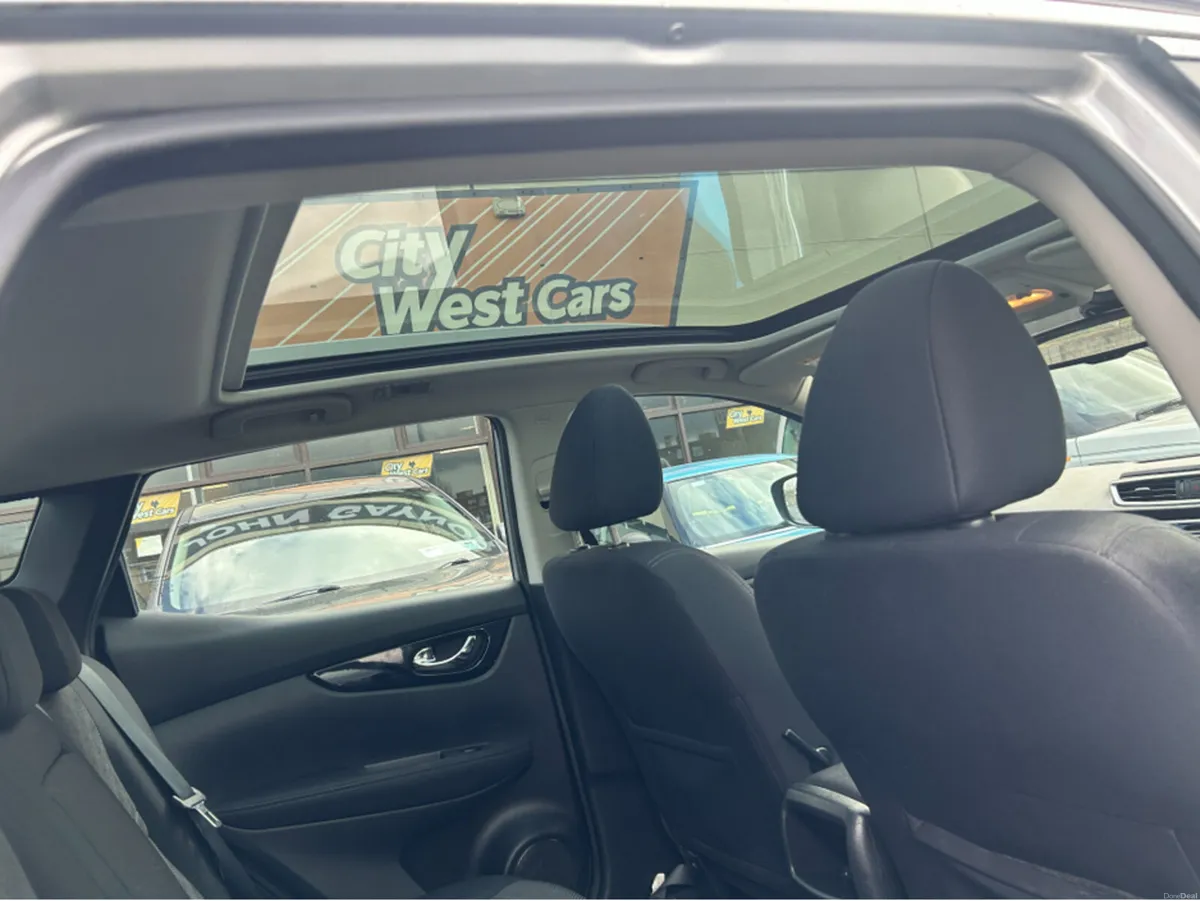 Nissan Qashqai 1.2 AUTOMATIC//ONLY 39000KLMS//1 OW - Image 2