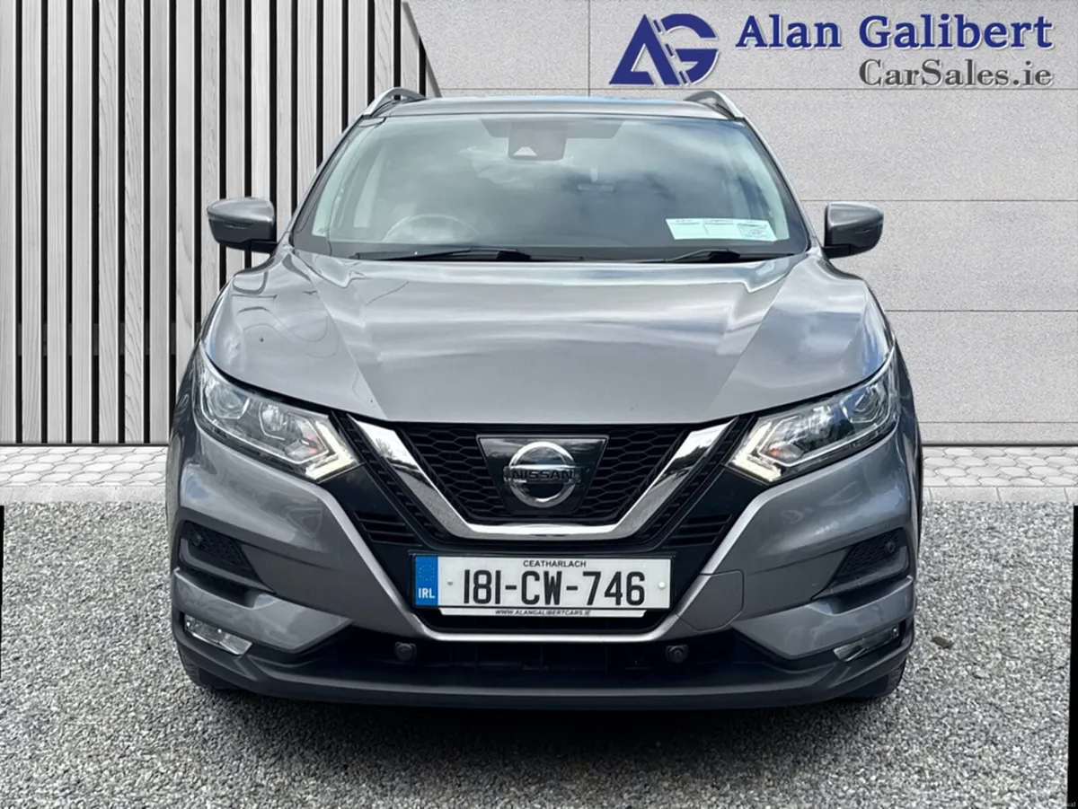 Nissan Qashqai 1.5 DSL SV Glassroof - Image 4