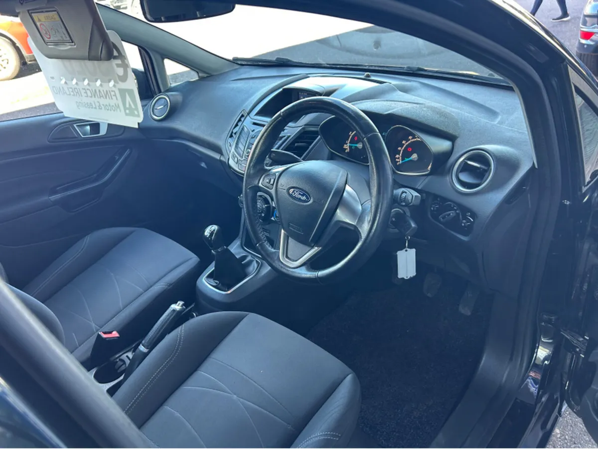 Ford Fiesta ZETEC 1.25 60PS M5 5DR MCA 4DR - Image 5