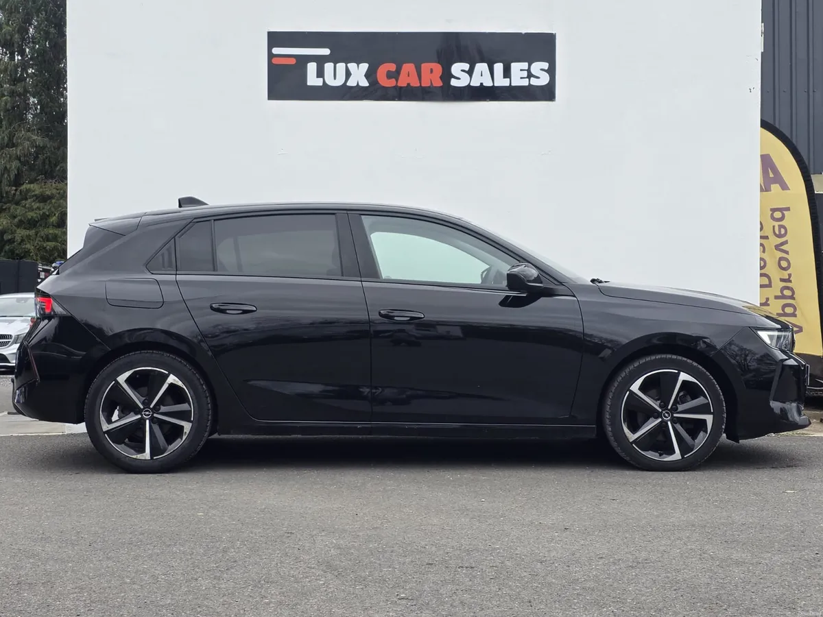 Opel Astra 2024 1.2 PETROL ELEGANCE MODEL - Image 2