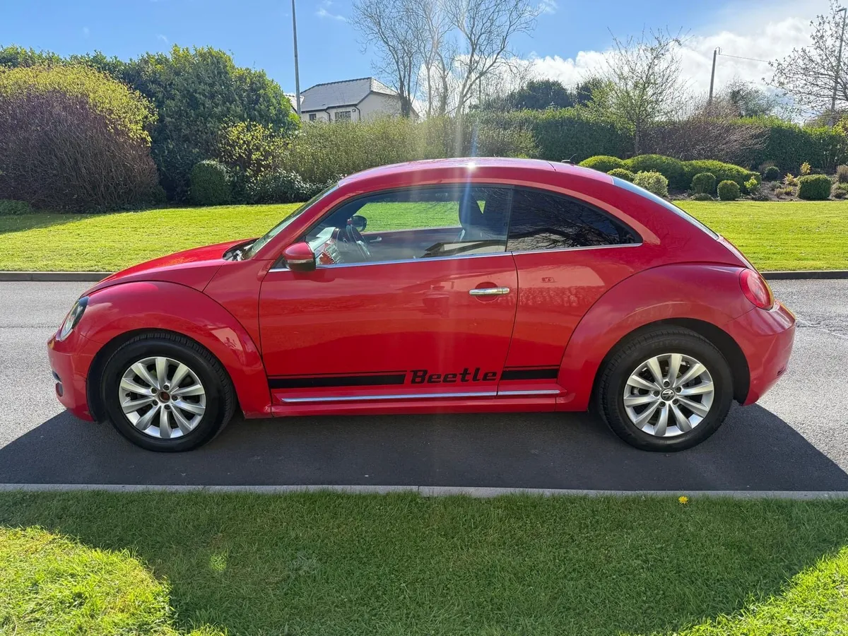 2013 Volkswagen Beetle - Image 6
