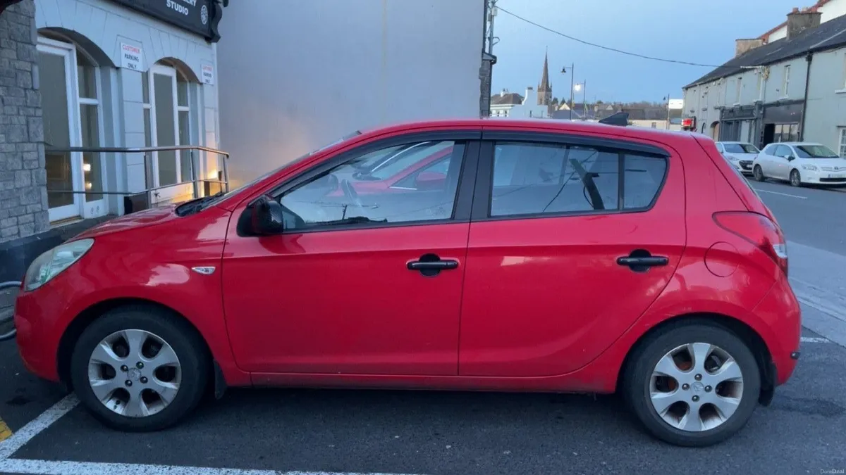 Hyundi 120 Deluxe - Image 1