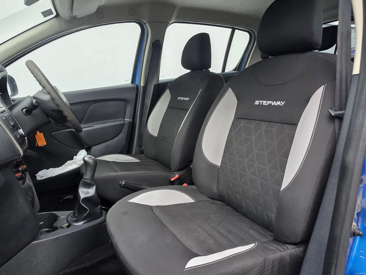 Dacia Sandero Stepway 2015 1.5DCI - Image 6
