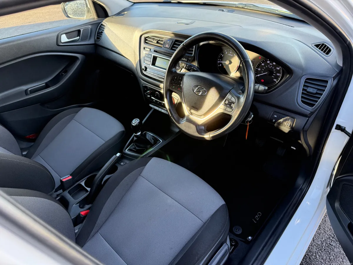 2017 Hyundai I20 1.2P Deluxe 5dr - Image 3