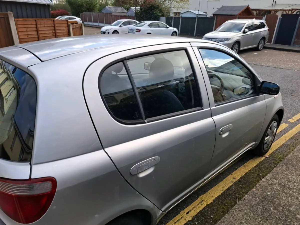 TOYOTA YARIS - Image 2