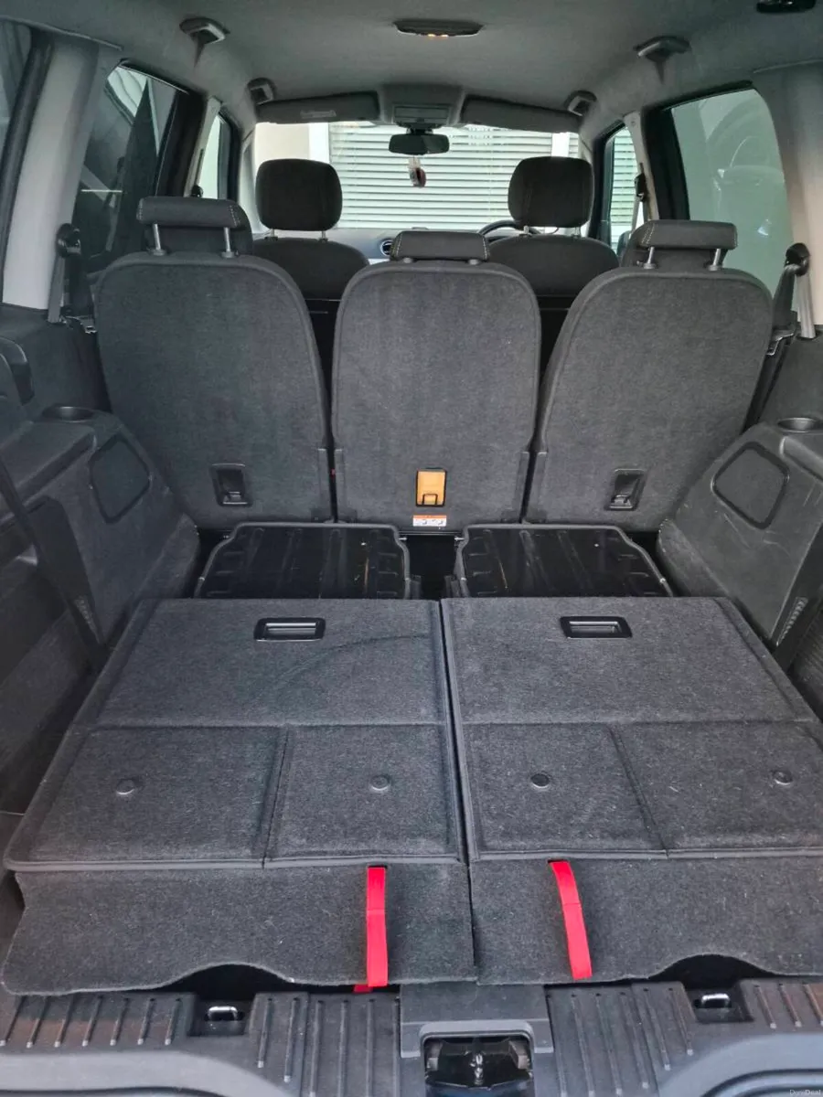 Ford Galaxy - Image 4