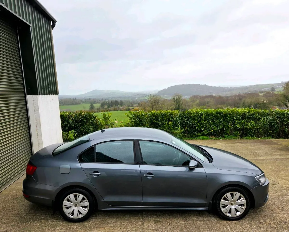 VW JETTA 1.6TDi ☆ €5995 ☆ NEW NCT 06/27 ☆ - Image 2