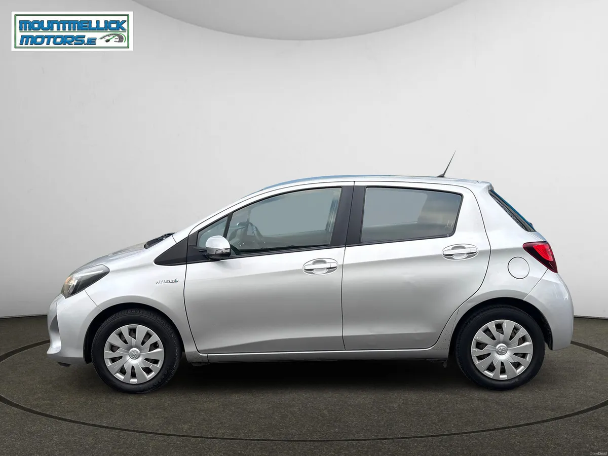 2015 TOYOTA YARIS 1,5 HYBRID”LOW MILEAGE” - Image 3