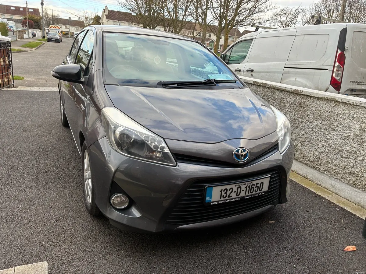 Toyota Yaris Hybrid Luxury - Image 1