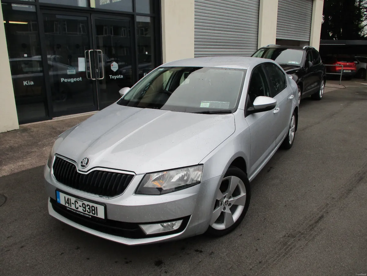 Skoda Octavia 1.2TSI Elagance 2014 - Image 1