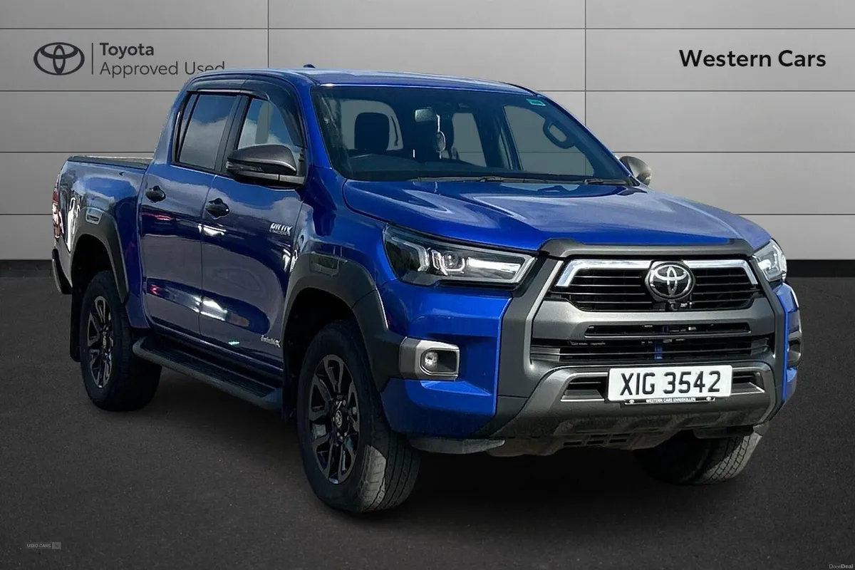 Toyota Hilux 2.8 D-4D Invincible X Auto 4WD Euro 6 - Image 1