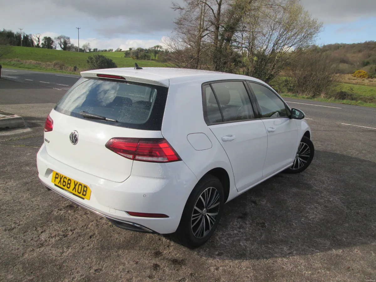 2018  VOLKSWAGEN  GOLF  1.6  TDI  SE  NAV  5DR - Image 4