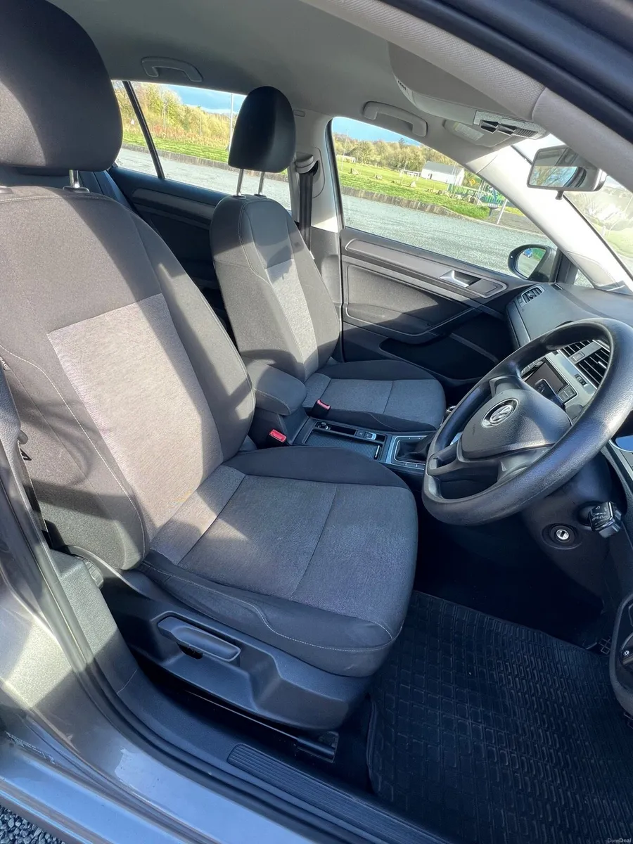 Volkswagen Golf - Image 4