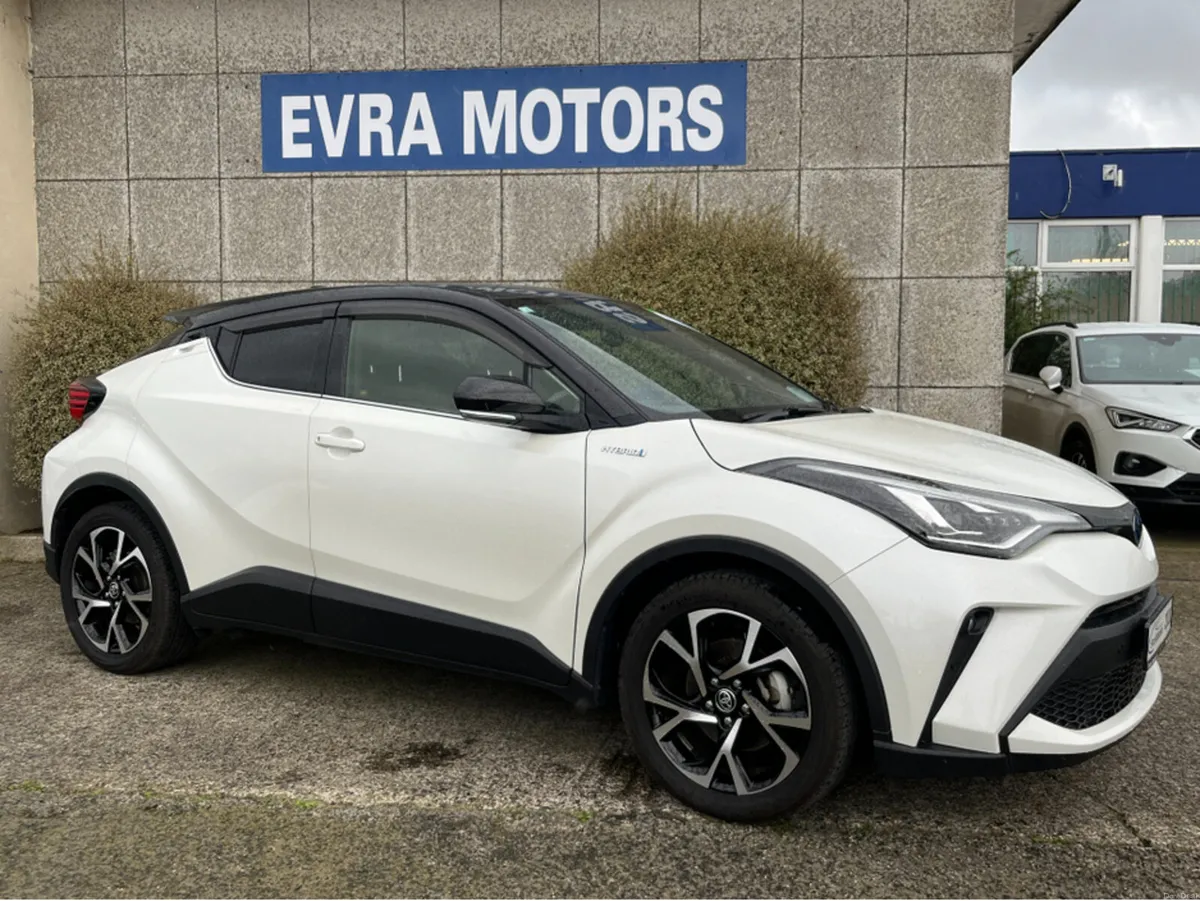 Toyota C-HR SOL HYBRID AUTOMATIC 1.8 PETROL //LOW - Image 3