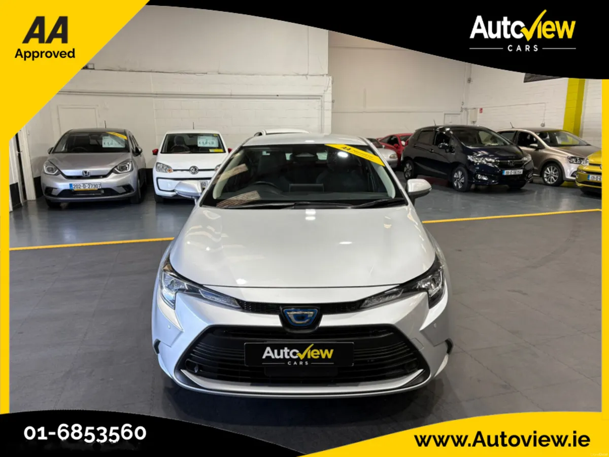 Toyota Corolla Saloon 1.8 Self-Charging Hybrid Aut - Image 3