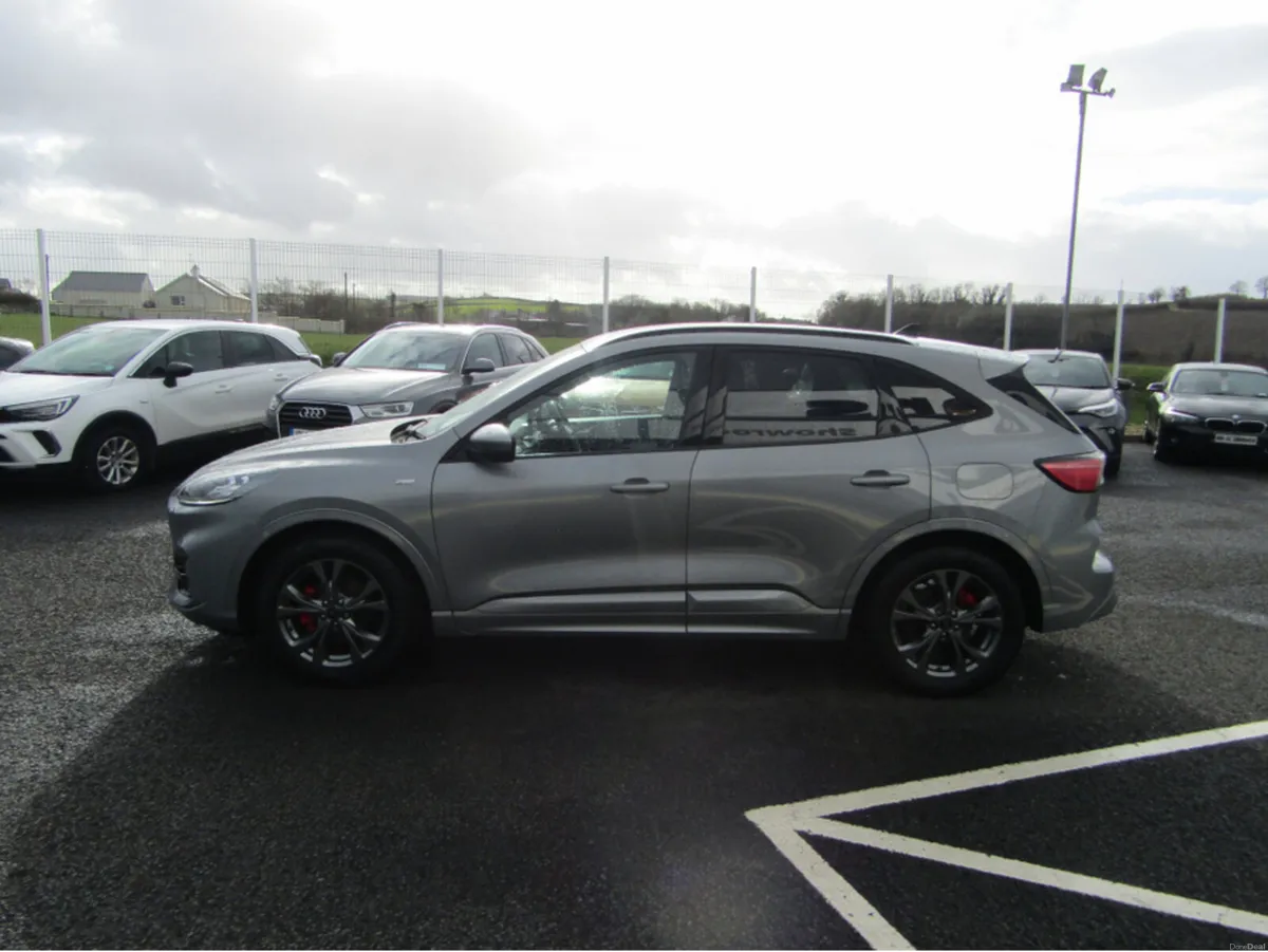 Ford Kuga 1.5 TDCI ST-LINE AUTOMATIC - Image 6