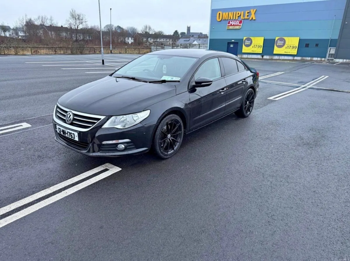Volkswagen Passat 2012 - Image 1