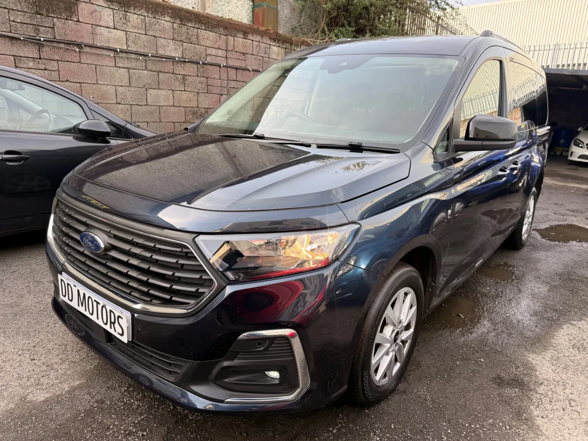 Ford Tourneo Connect 2023 wheelchair taxi spec - Image 3