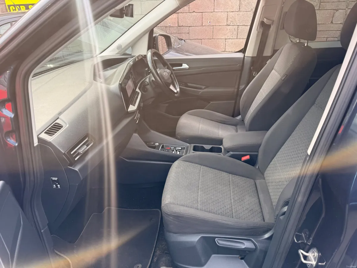 Ford Tourneo Connect 2023 wheelchair taxi spec - Image 4