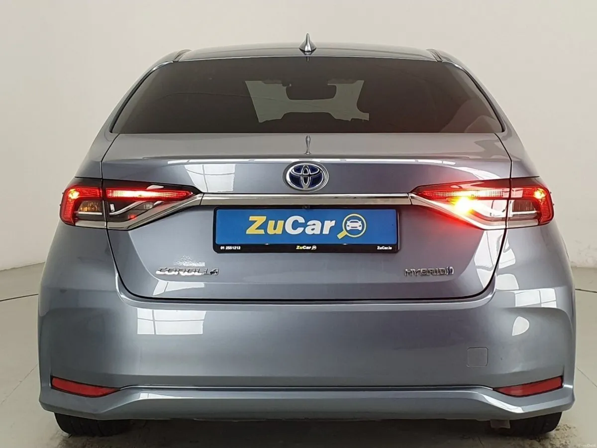 Toyota Corolla 1.8 Hybrid Luna Sport Saloon - Image 4