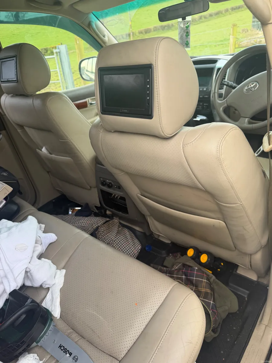 Toyota Land Cruiser - Image 2