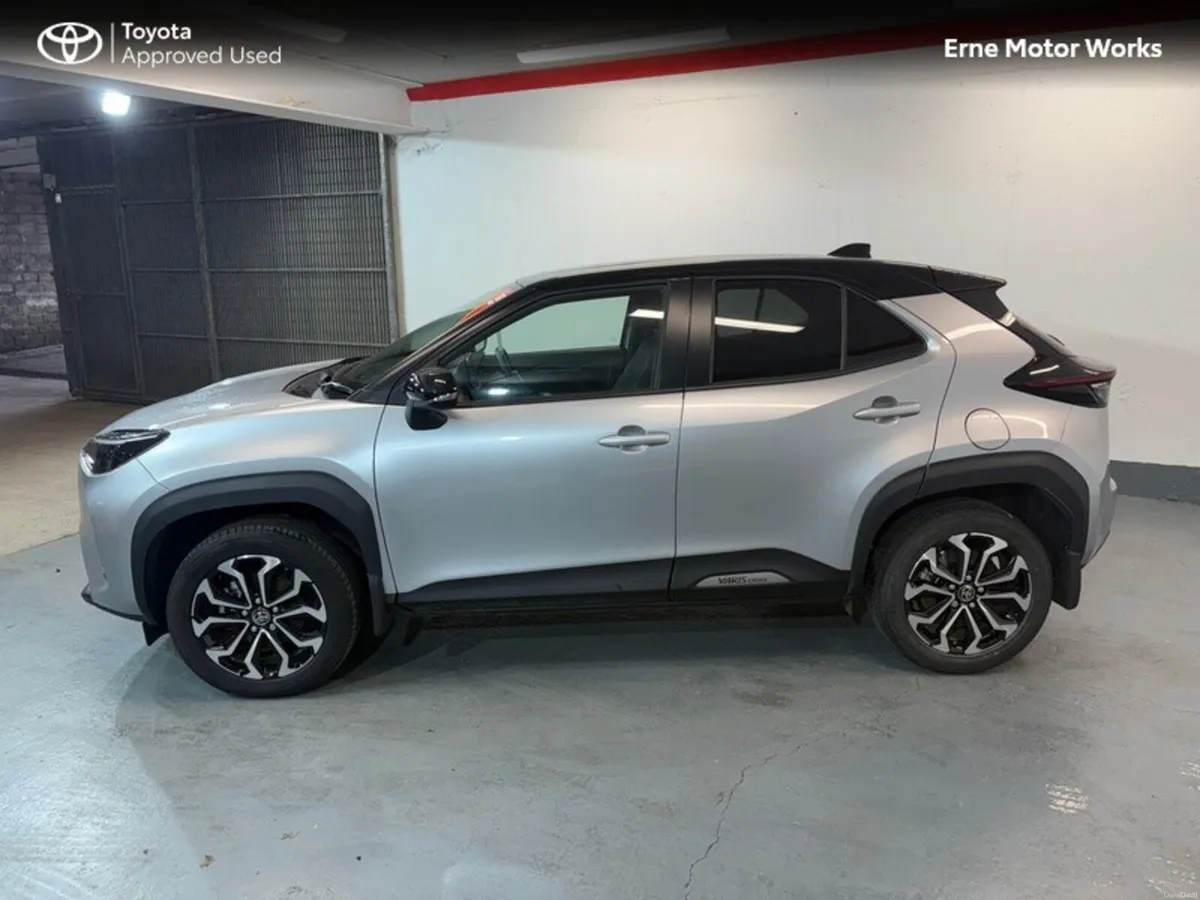 Toyota Yaris Cross YARIS CROSS LUNA SPORT*REDUCED - Image 2