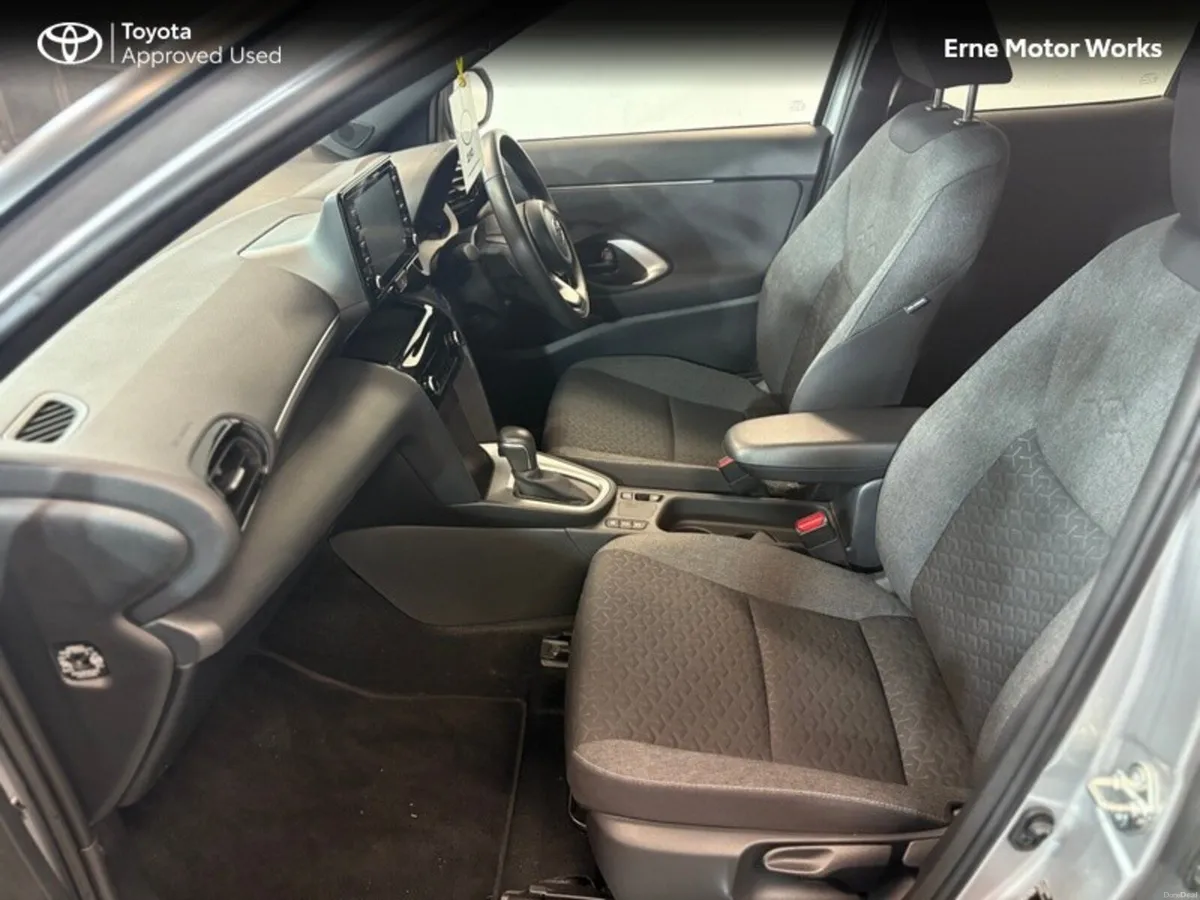 Toyota Yaris Cross YARIS CROSS LUNA SPORT*REDUCED - Image 6