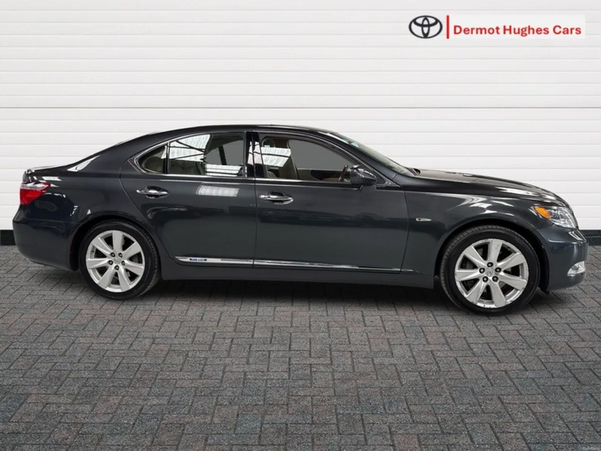 Lexus LS LS 600H 5.0 4DR SALOON - Image 3