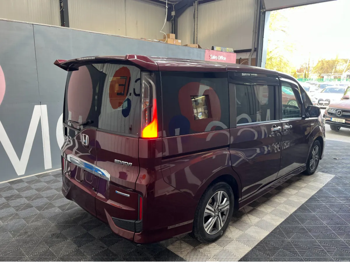 Honda Stepwagon 2017 HODA STEPWAGON SPADA HYBRID S - Image 2